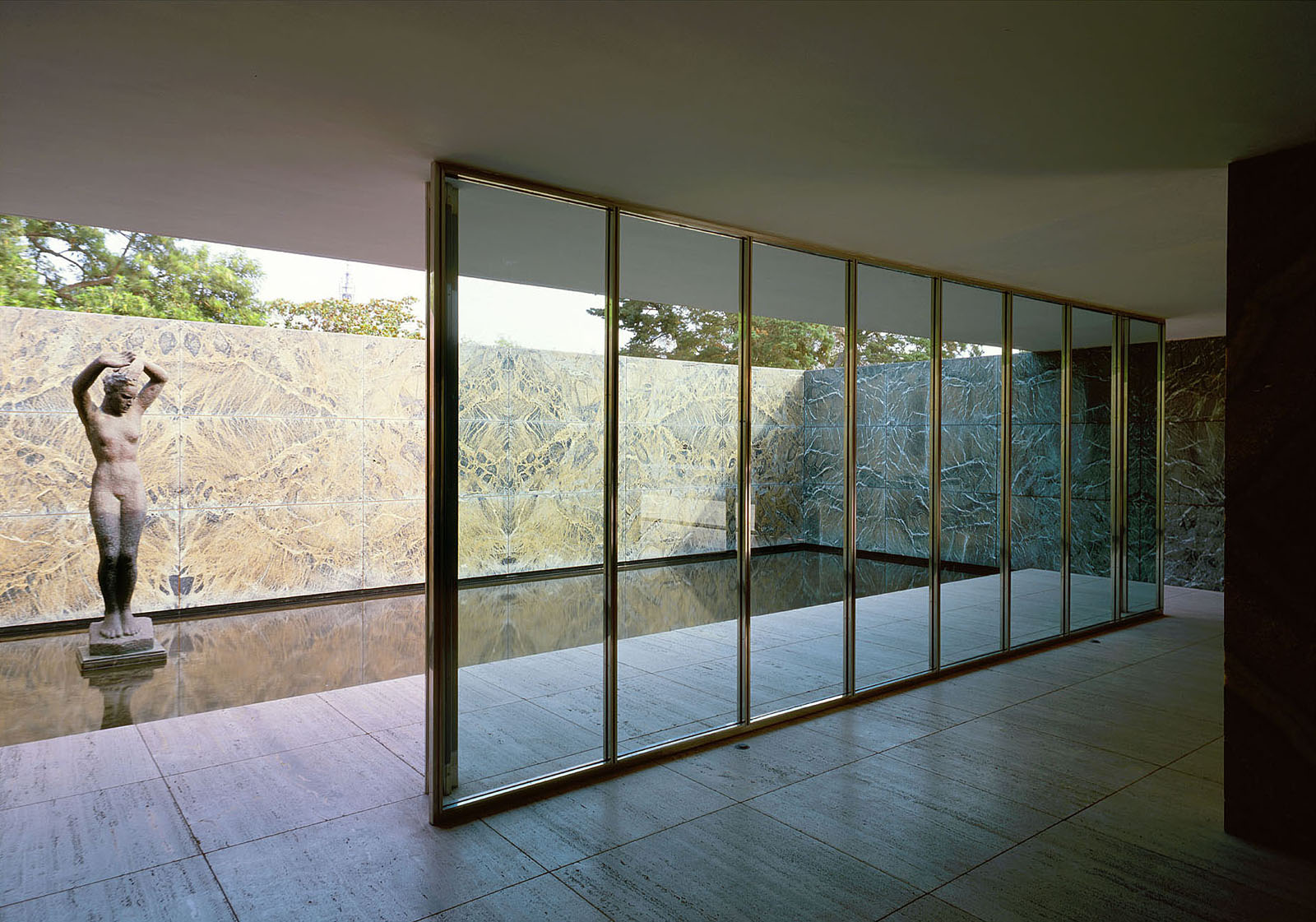 Pavillon Mies van der Rohe